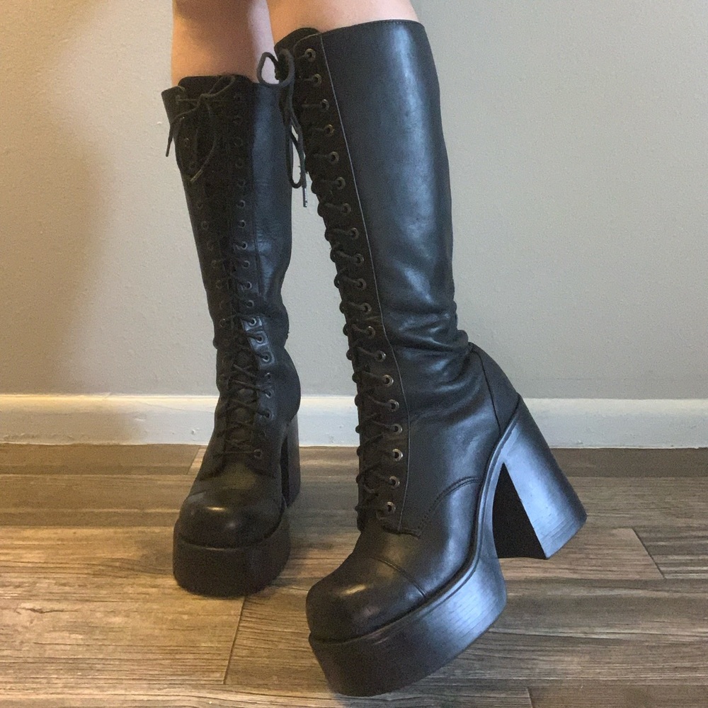 🚫SOLD🚫 VINTAGE Y2K / 90s CANDIES CHUNKY PLATFORM KNEE HIGH BRATZ COMBAT BOOTS